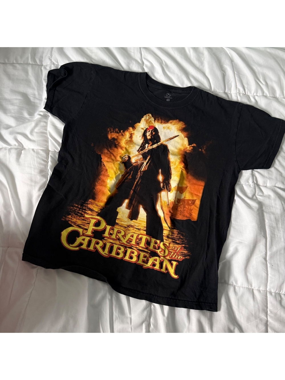 Pirates Of The Caribbean Captain Jack Sparrow Men's Tshirt LG Disney Store Rare
